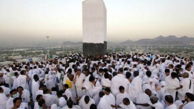 السعودية تقول إن عدد الحجاج قد يصل إلى 30 مليونا بحلول عام 2030